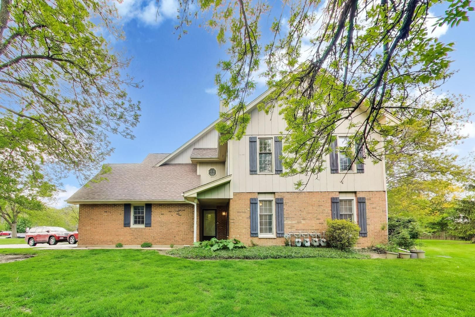 601 Country Lane — Des Plaines, IL 60016