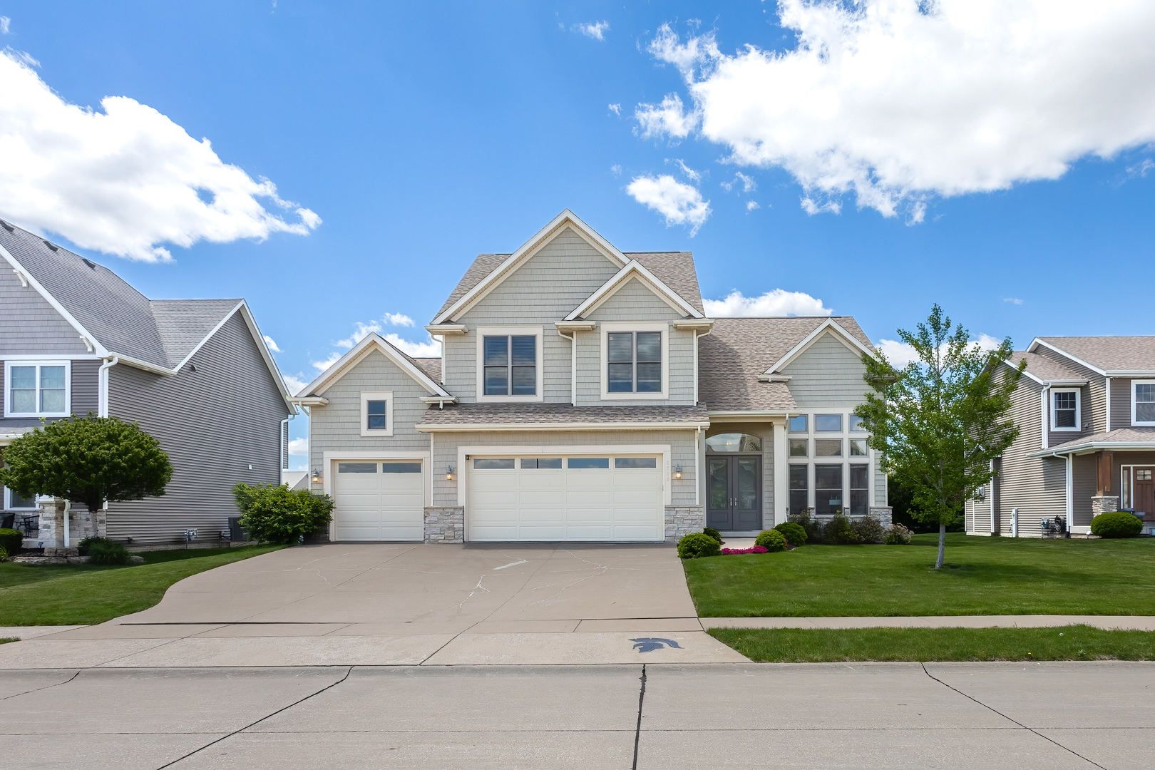 5700 Emily Road — Bettendorf, IA 52722