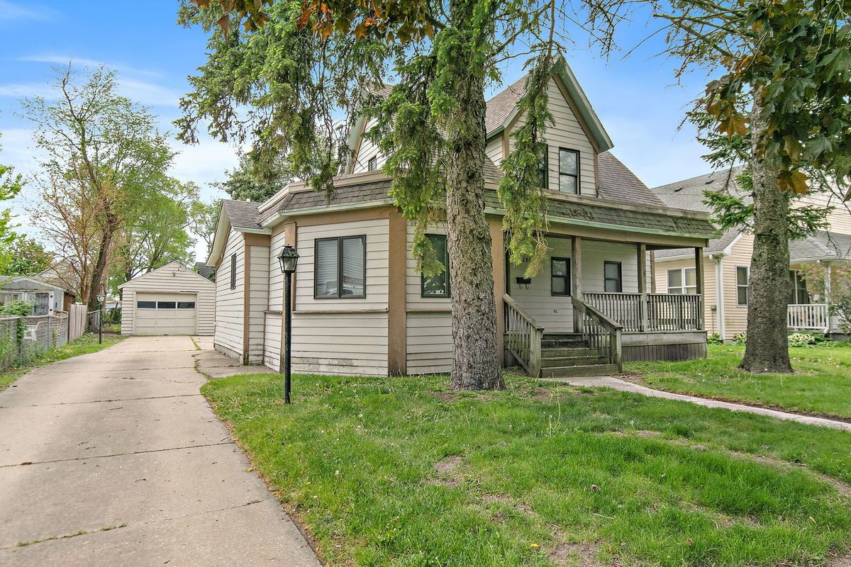 1302 State Street, DeKalb, IL 60115