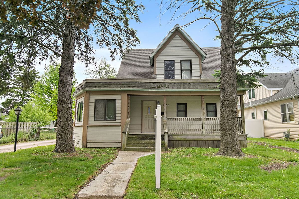 1302 State Street, DeKalb, IL 60115