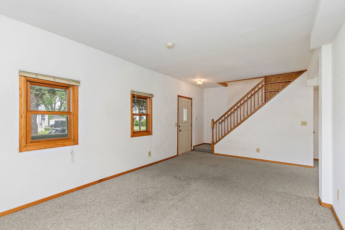 1302 State Street, DeKalb, IL 60115