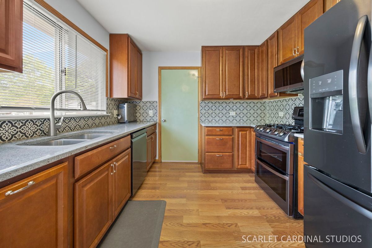 30W061 Arbury Court, Warrenville, IL 60555