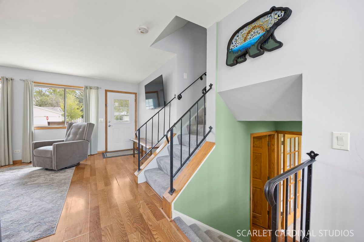 30W061 Arbury Court, Warrenville, IL 60555