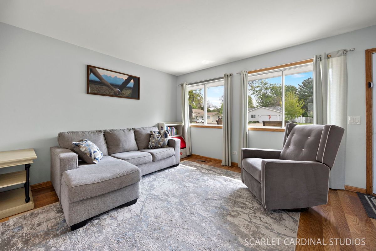 30W061 Arbury Court, Warrenville, IL 60555