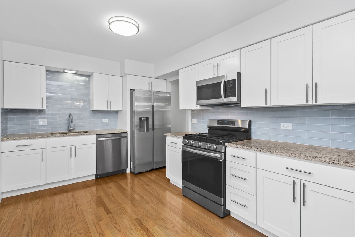 6709 W Forest View Lane, Niles, IL 60714