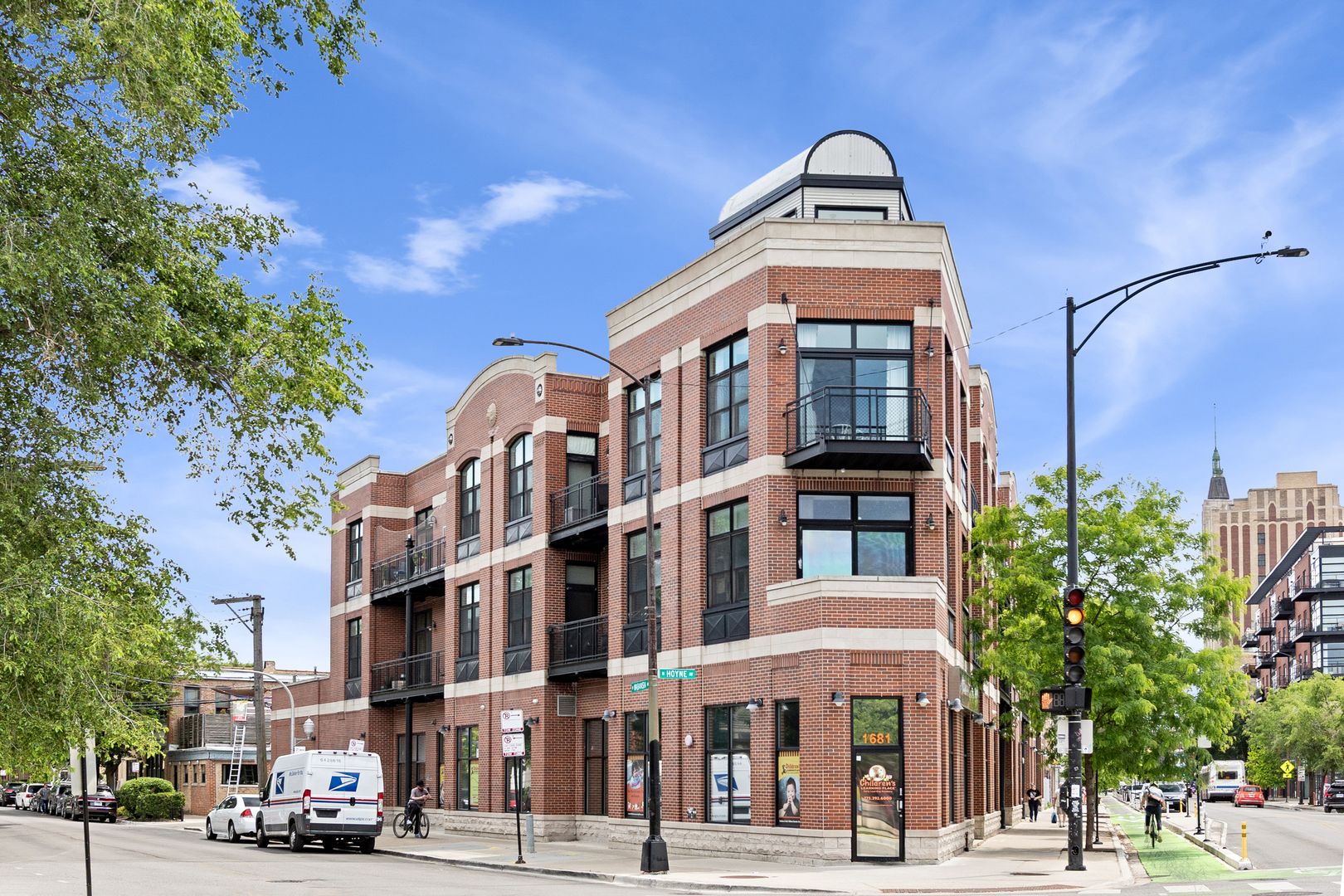 2089 W WABANSIA Avenue #303 — Chicago, IL 60647