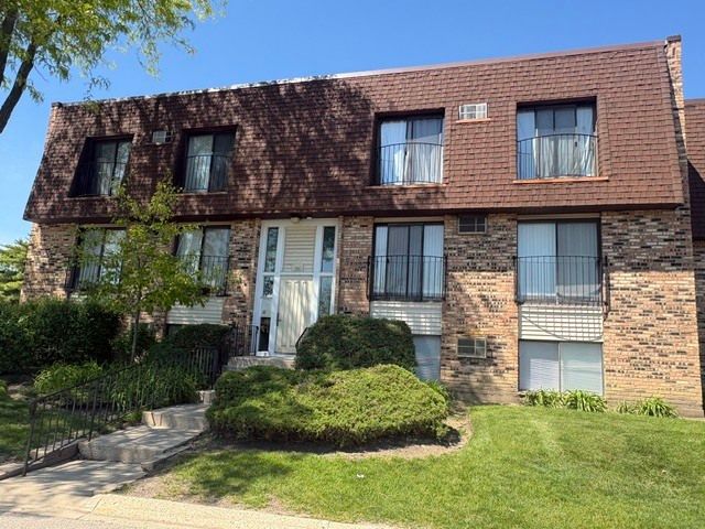200 Waters Edge Drive, Glendale Heights, IL 60139