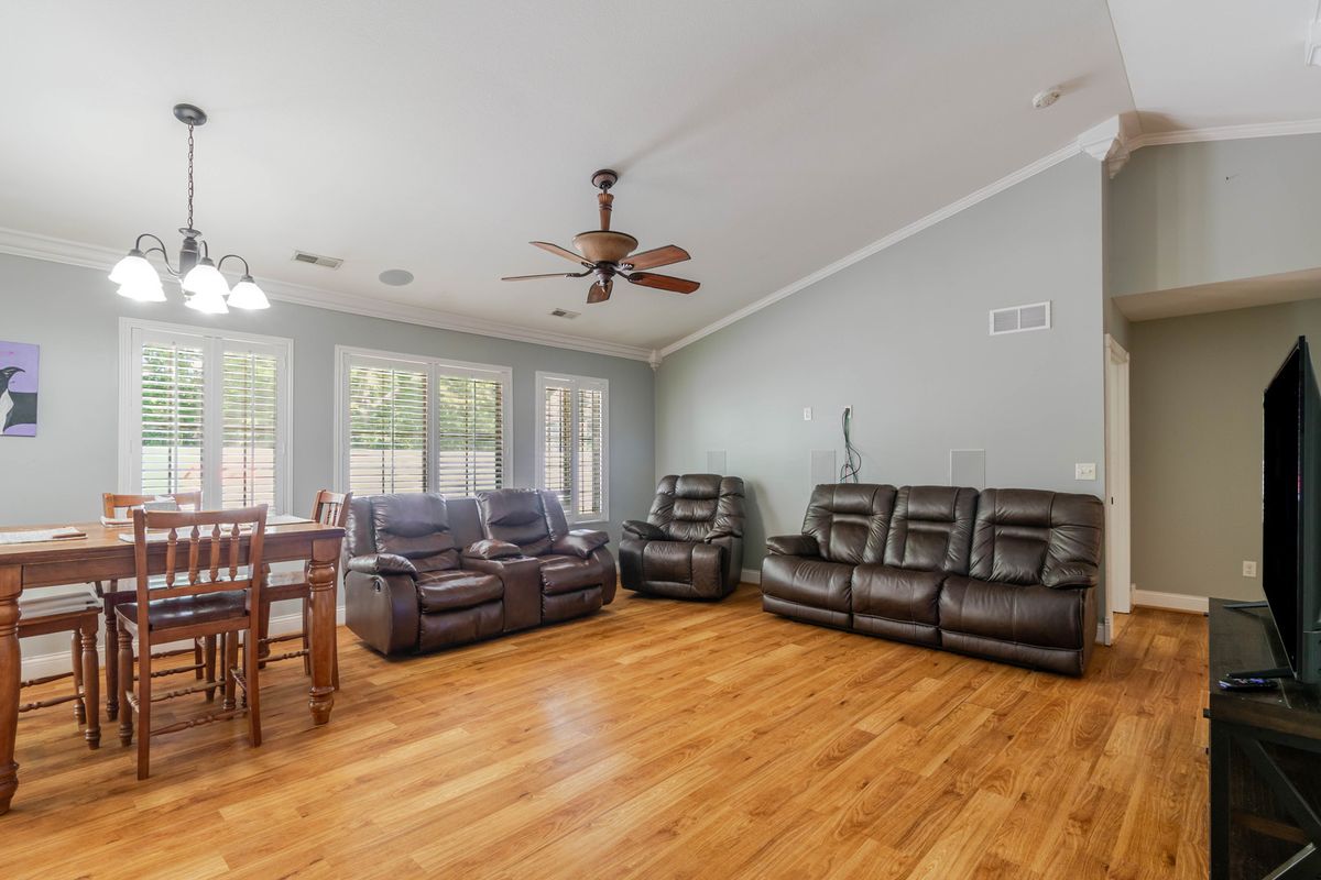 3018 Springfield Road, East Peoria, IL 61611