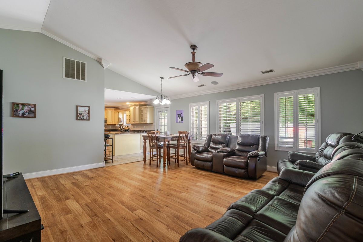 3018 Springfield Road, East Peoria, IL 61611