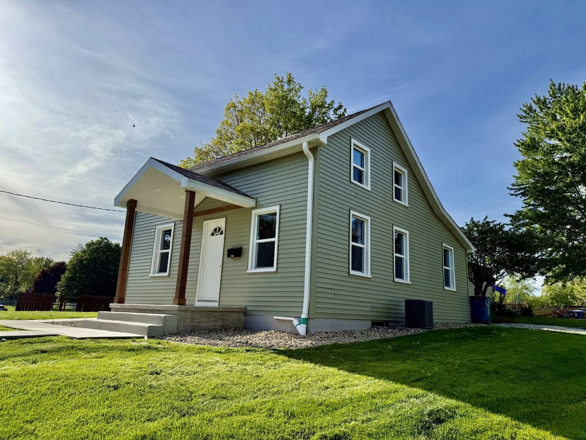 2703 Main Street, Peru, IL 61354