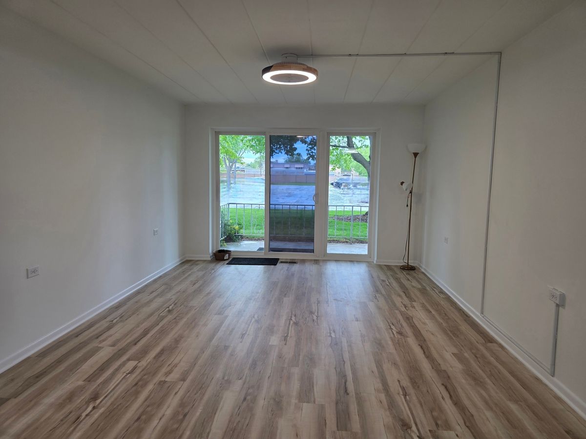 127 N Wolf Road #41A, Wheeling, IL 60090