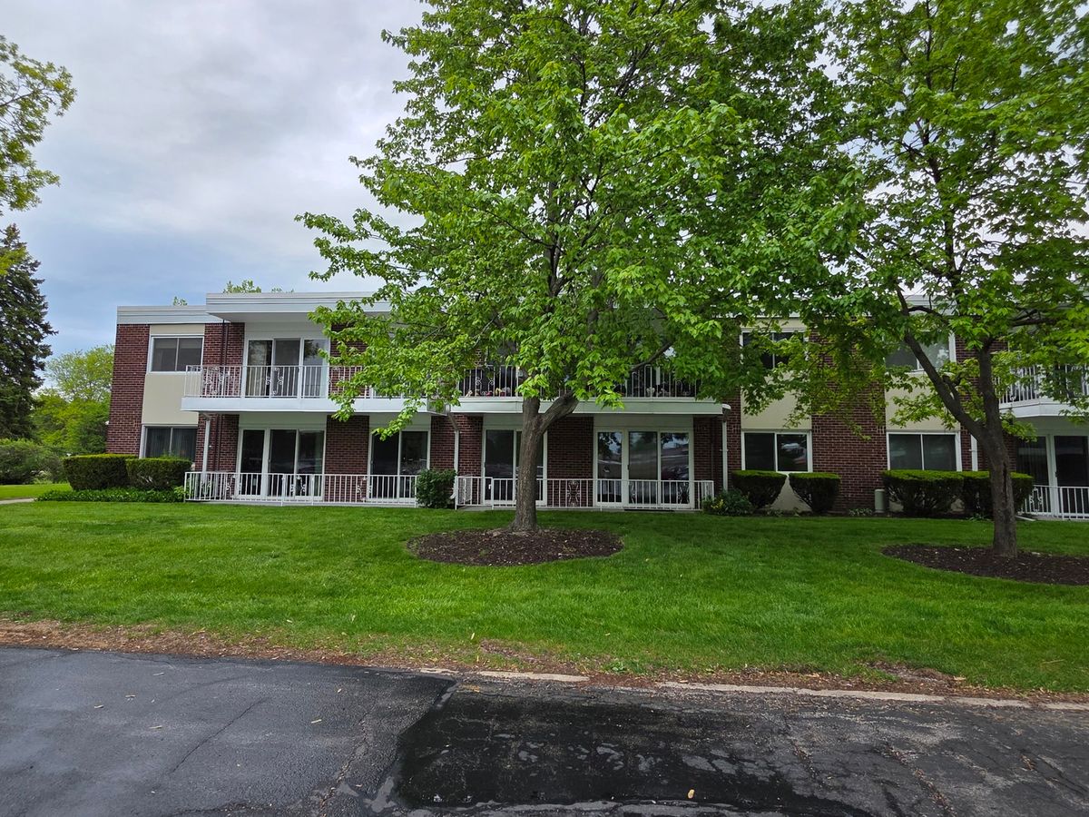 127 N Wolf Road #41A, Wheeling, IL 60090