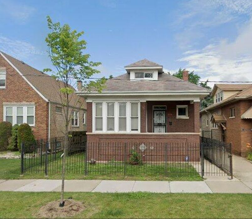 8148 Blackstone Avenue, Chicago, IL 60619