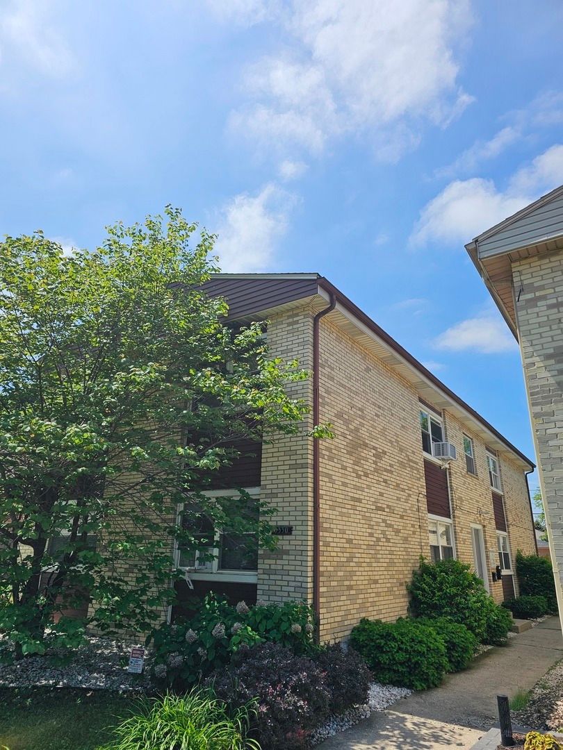 5330 S 73rd Court — Summit, IL 60501
