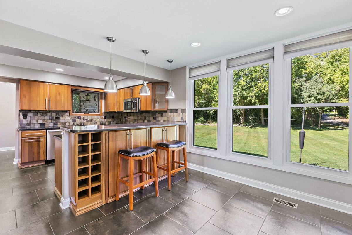 330 S Barrington Road, Barrington, IL 60010