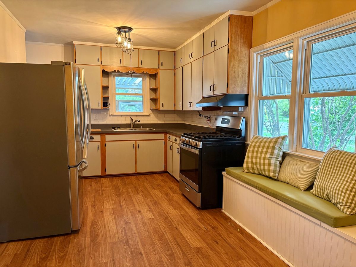 203 E Van Buren Street, Ottawa, IL 61350