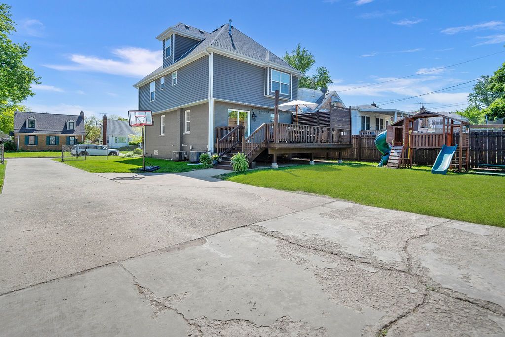4234 Vernon Avenue, Brookfield, IL 60513