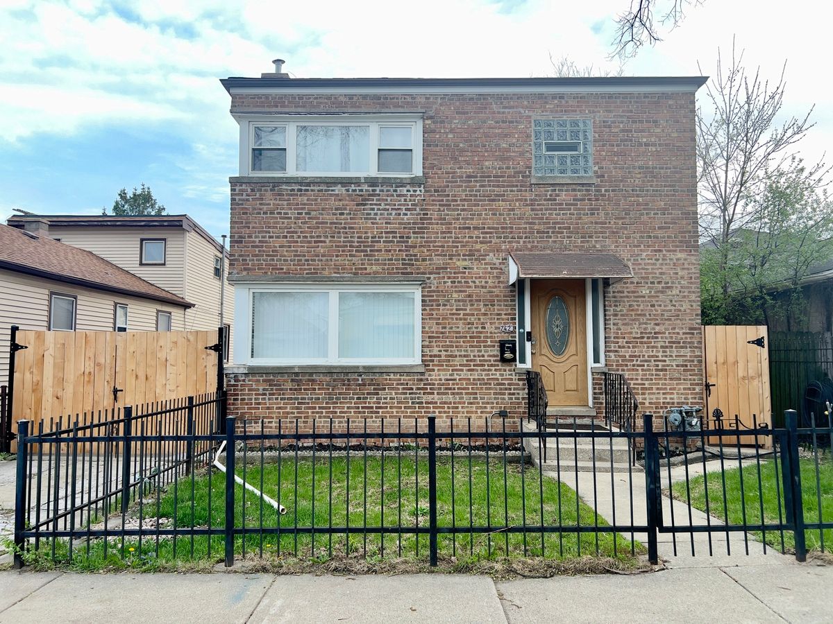 7421 64th Street, Summit, IL 60501