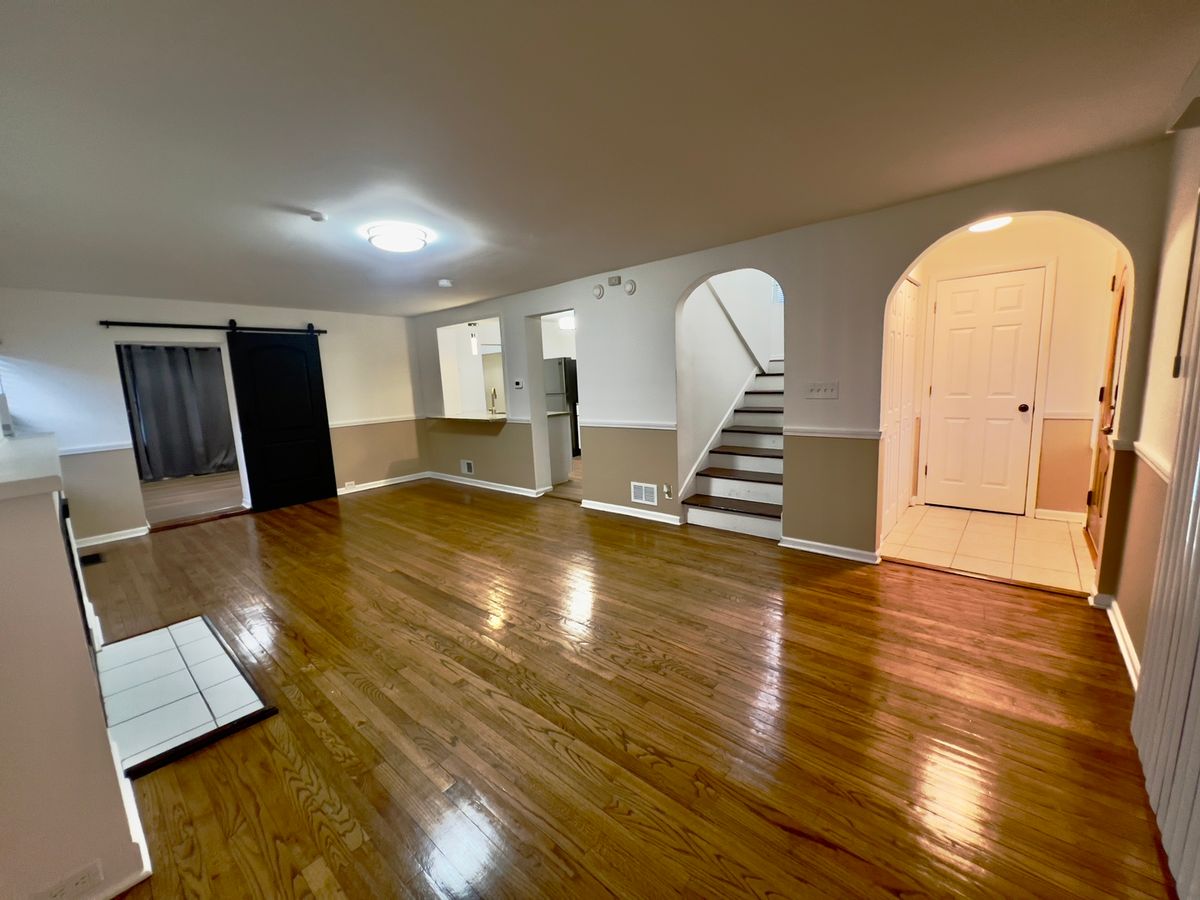 7421 W 64th Street, Summit, IL 60501