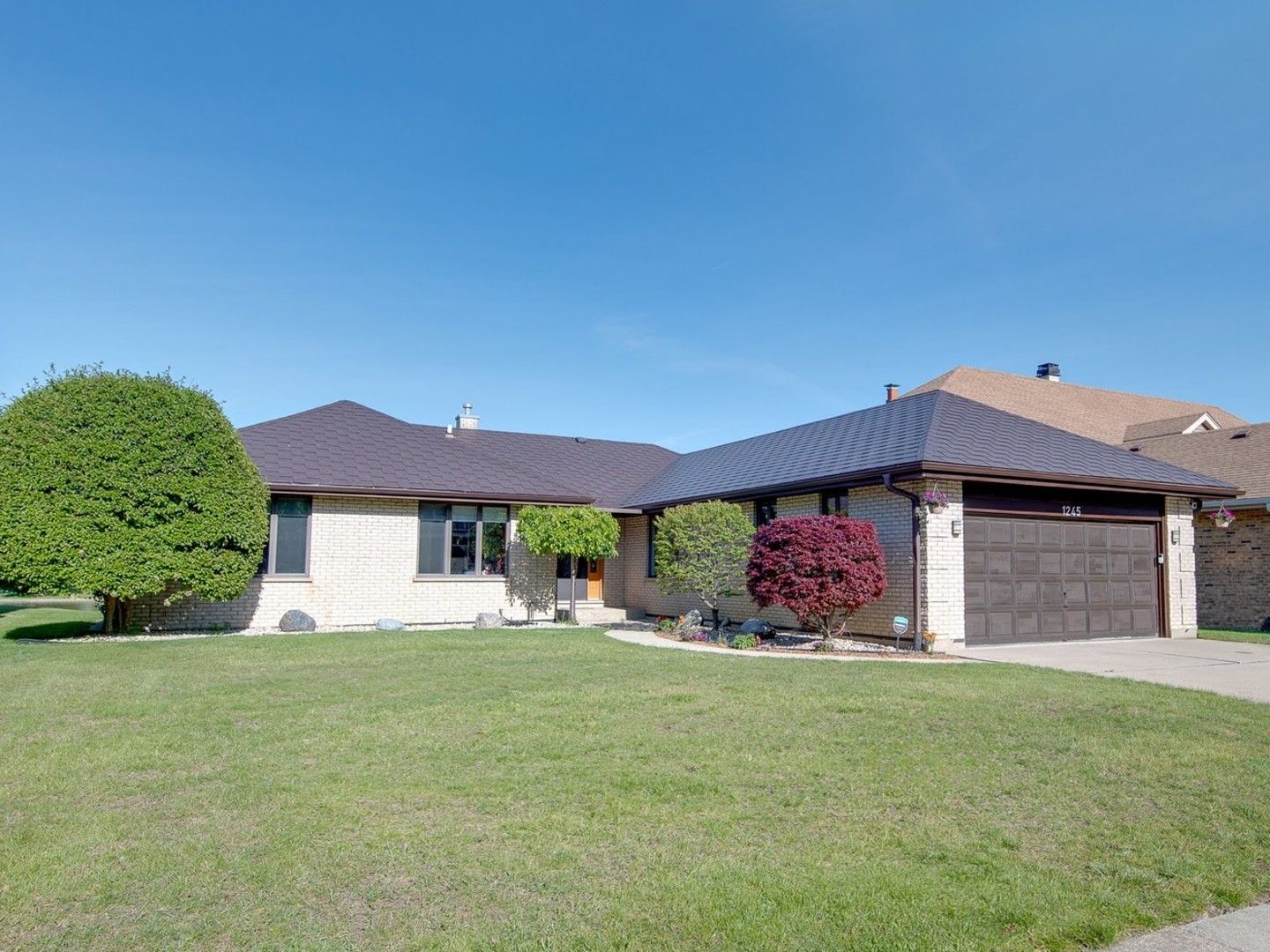 1245 Biscayne Drive — Elk Grove Village, IL 60007