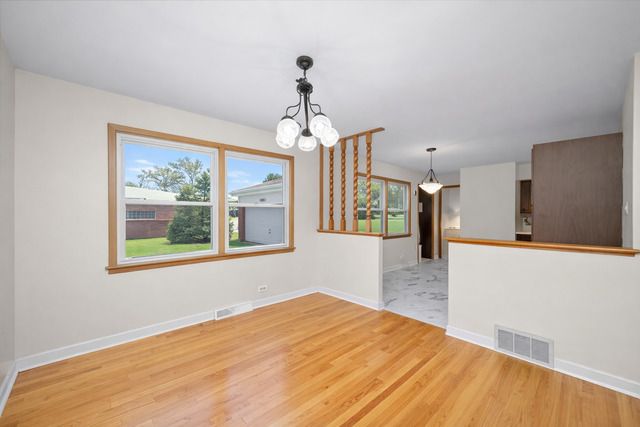 16049 Minerva Avenue, South Holland, IL 60473