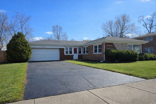 16049 Minerva Avenue, South Holland, IL 60473