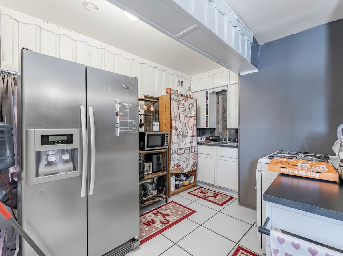 210 Southgate Avenue, Chicago Heights, IL 60411