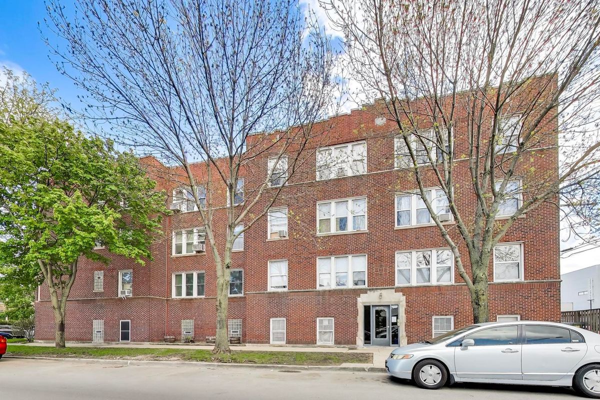 2345 Glenlake Avenue, Chicago, IL 60659