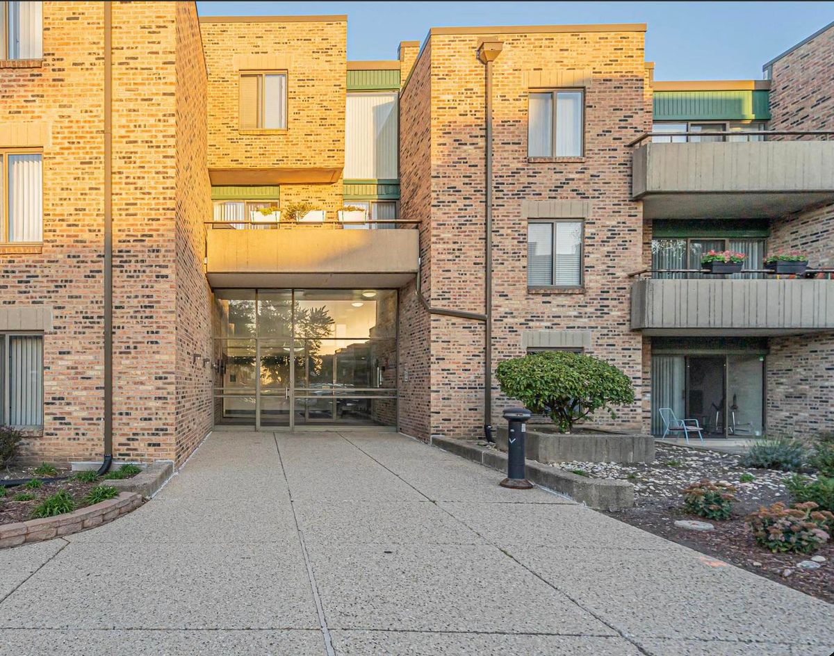 1919 Prairie Square, Schaumburg, IL 60173