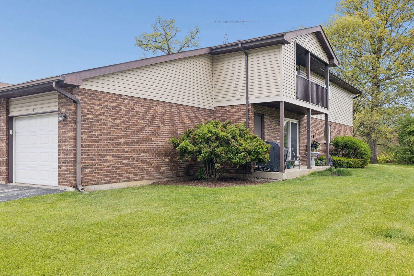 417 Manor Court #B — New Lenox, IL 60451