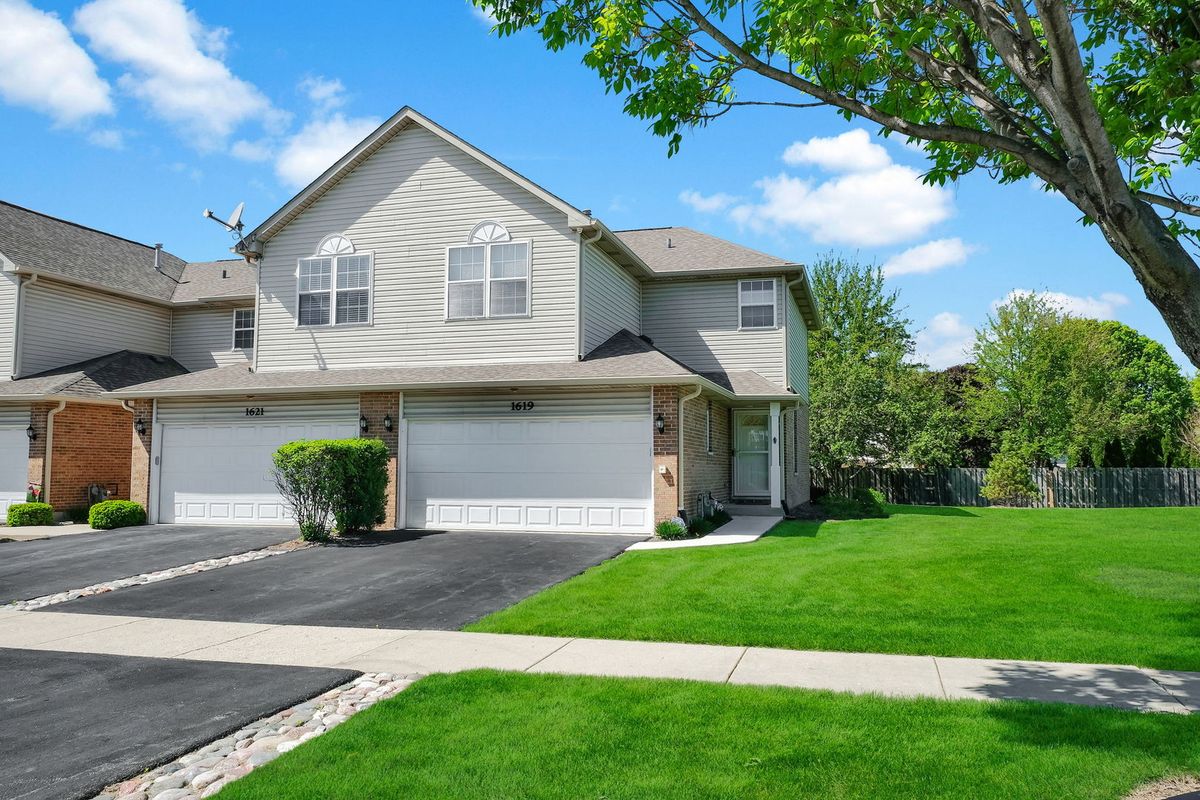 1619 Windward Court, Naperville, IL 60563