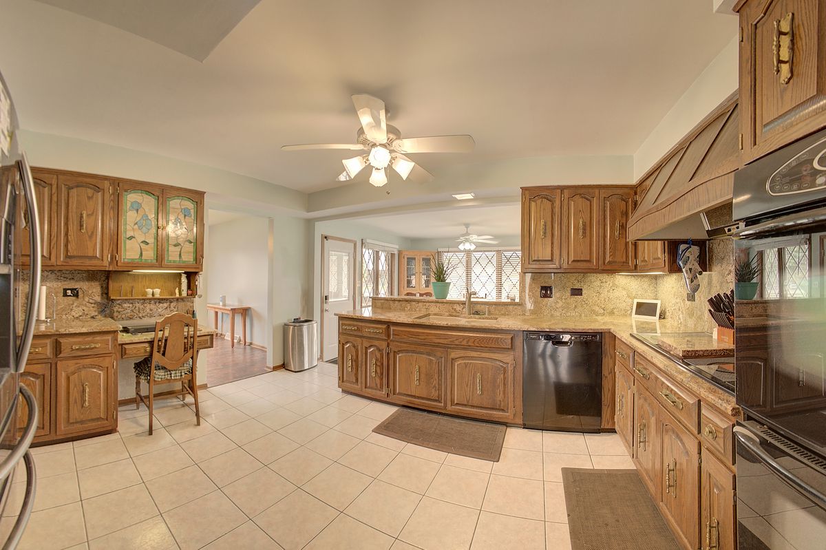 9300 Austin Avenue, Oak Lawn, IL 60453