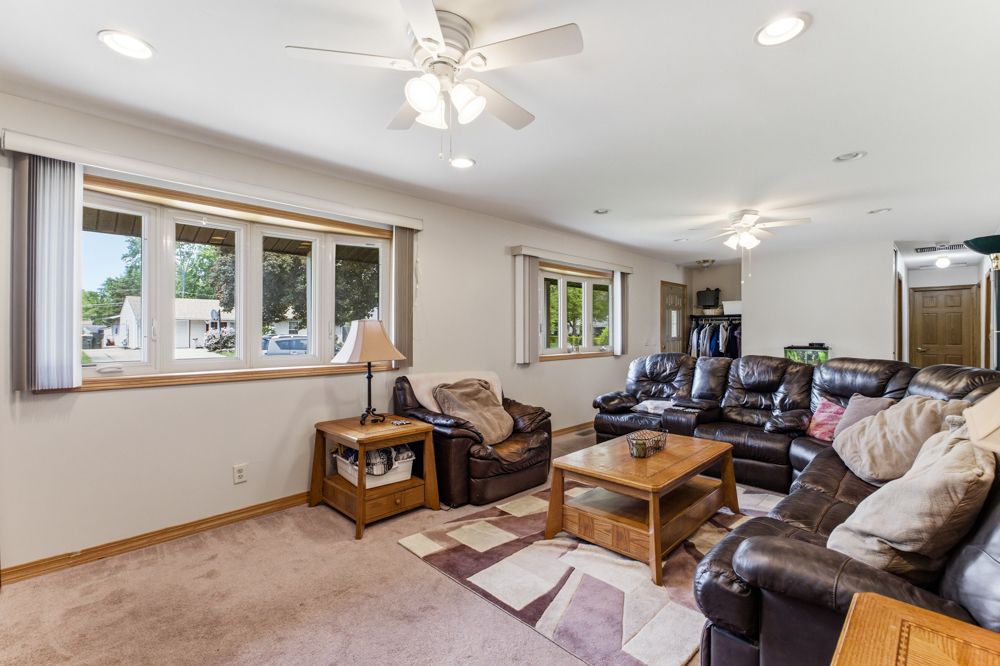 69 Paddock Street, Montgomery, IL 60538