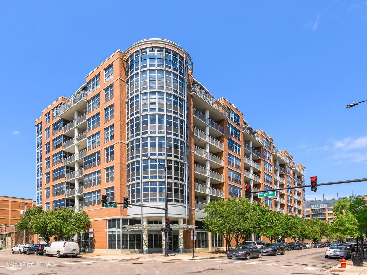 1200 MONROE Street, Chicago, IL 60607