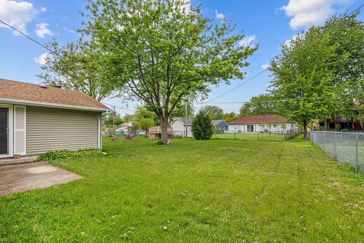412 Krause Avenue, Streamwood, IL 60107