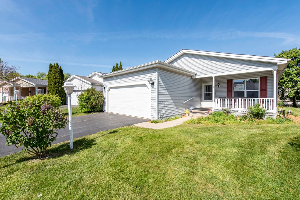 109 Hunter Court, Grayslake, IL 60030