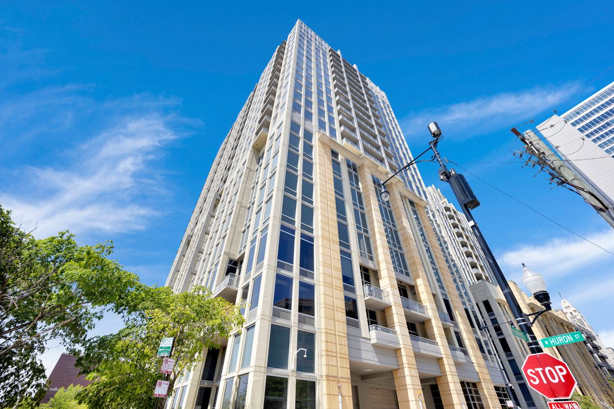 700 Larrabee Street, Chicago, IL 60654