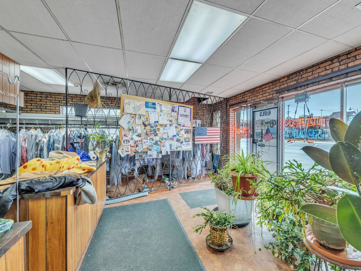 6915 Stanley Avenue, Berwyn, IL 60402