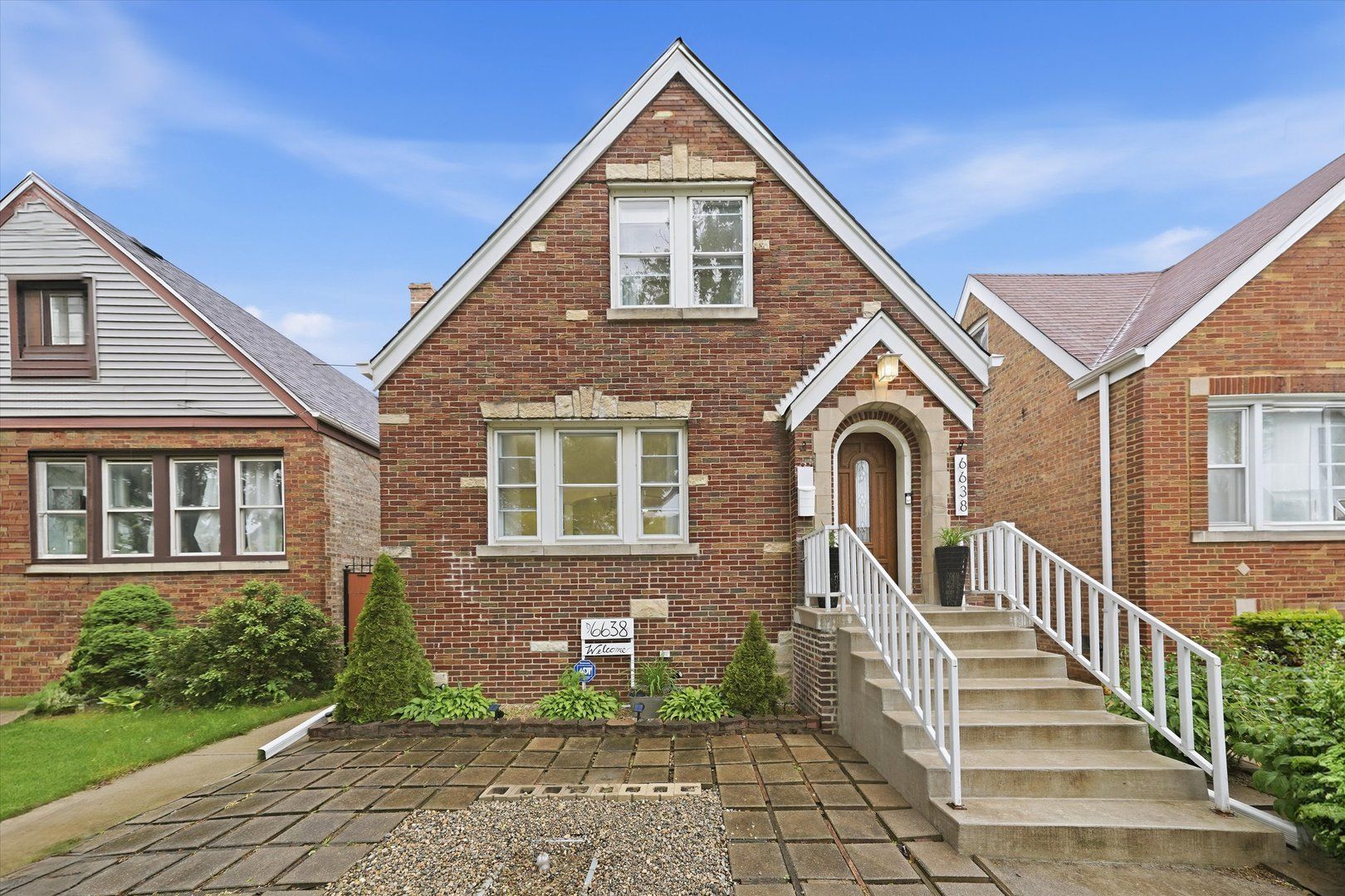 6638 S Karlov Avenue — Chicago, IL 60629
