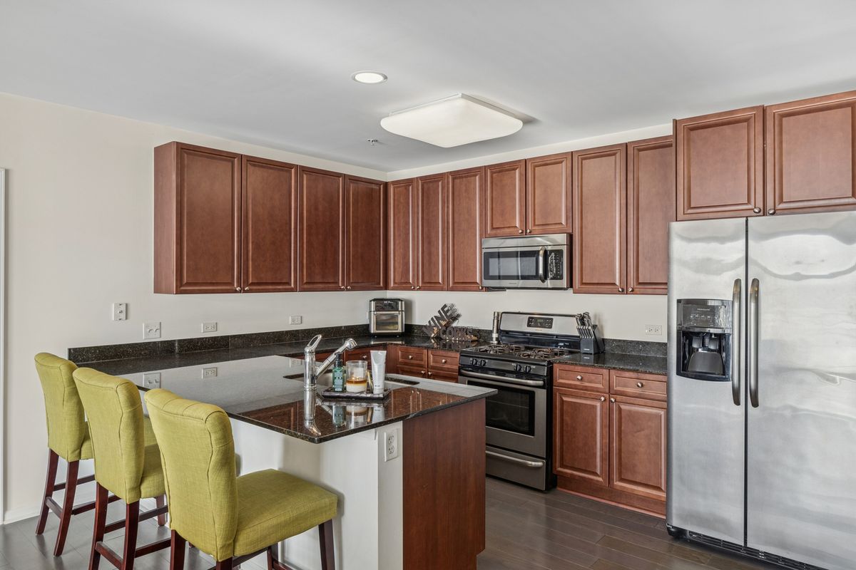 7753 Van Buren Street #211, Forest Park, IL 60130
