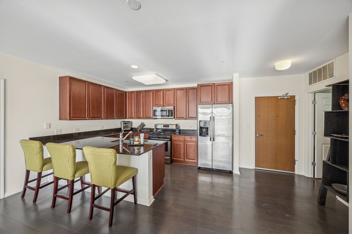 7753 Van Buren Street #211, Forest Park, IL 60130