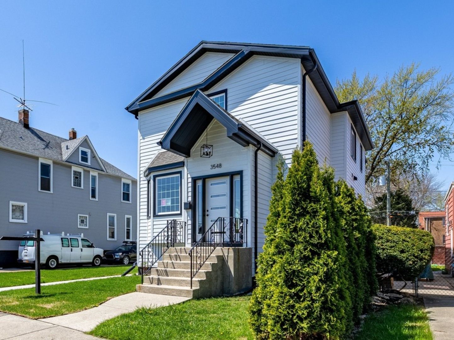 3548 Clinton Avenue — Berwyn, IL 60402