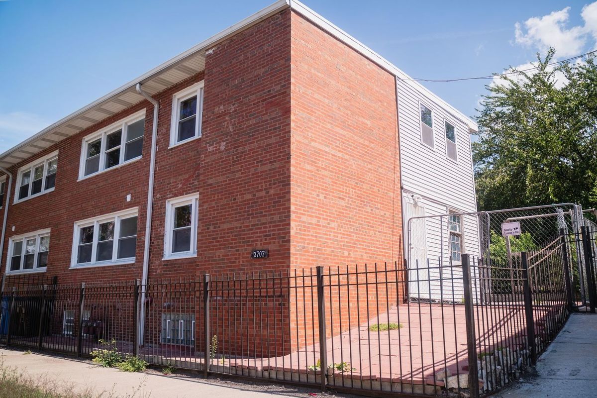 3707 Michigan Avenue, Chicago, IL 60653