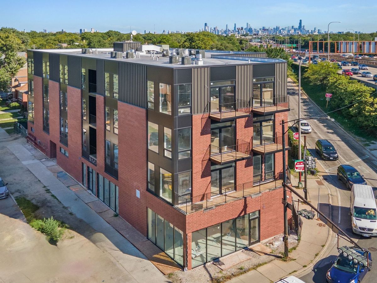 3925 Pulaski Road, Chicago, IL 60641