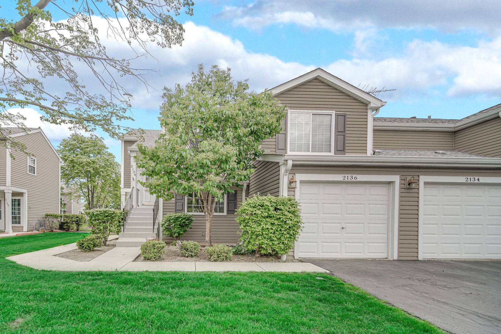 2136 Southwind Circle — Schaumburg, IL 60194
