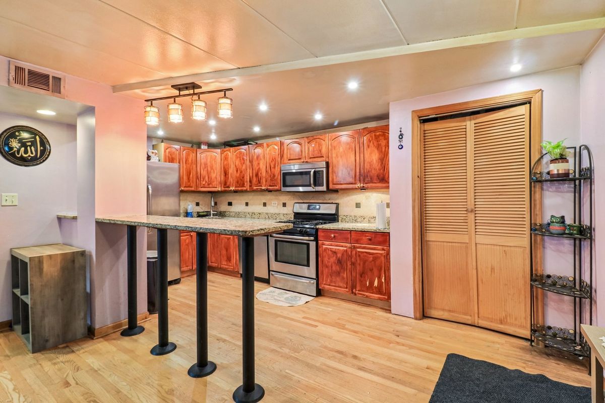 10033 Irving Park Road #1B, Schiller Park, IL 60176