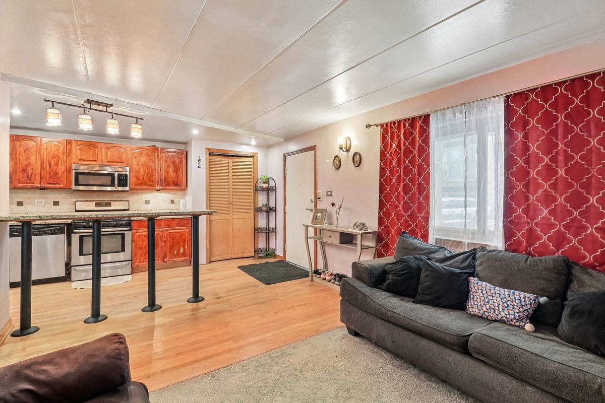 10033 Irving Park Road #1B, Schiller Park, IL 60176