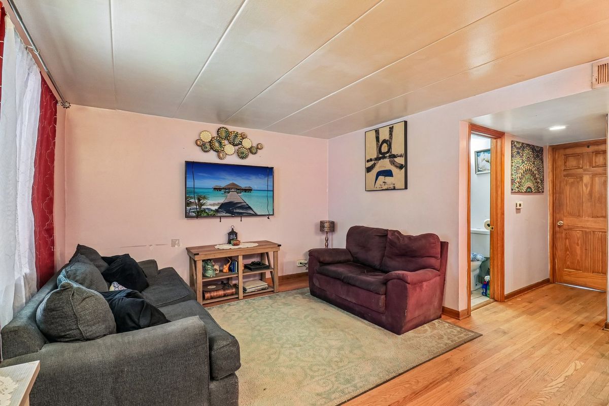 10033 Irving Park Road #1B, Schiller Park, IL 60176