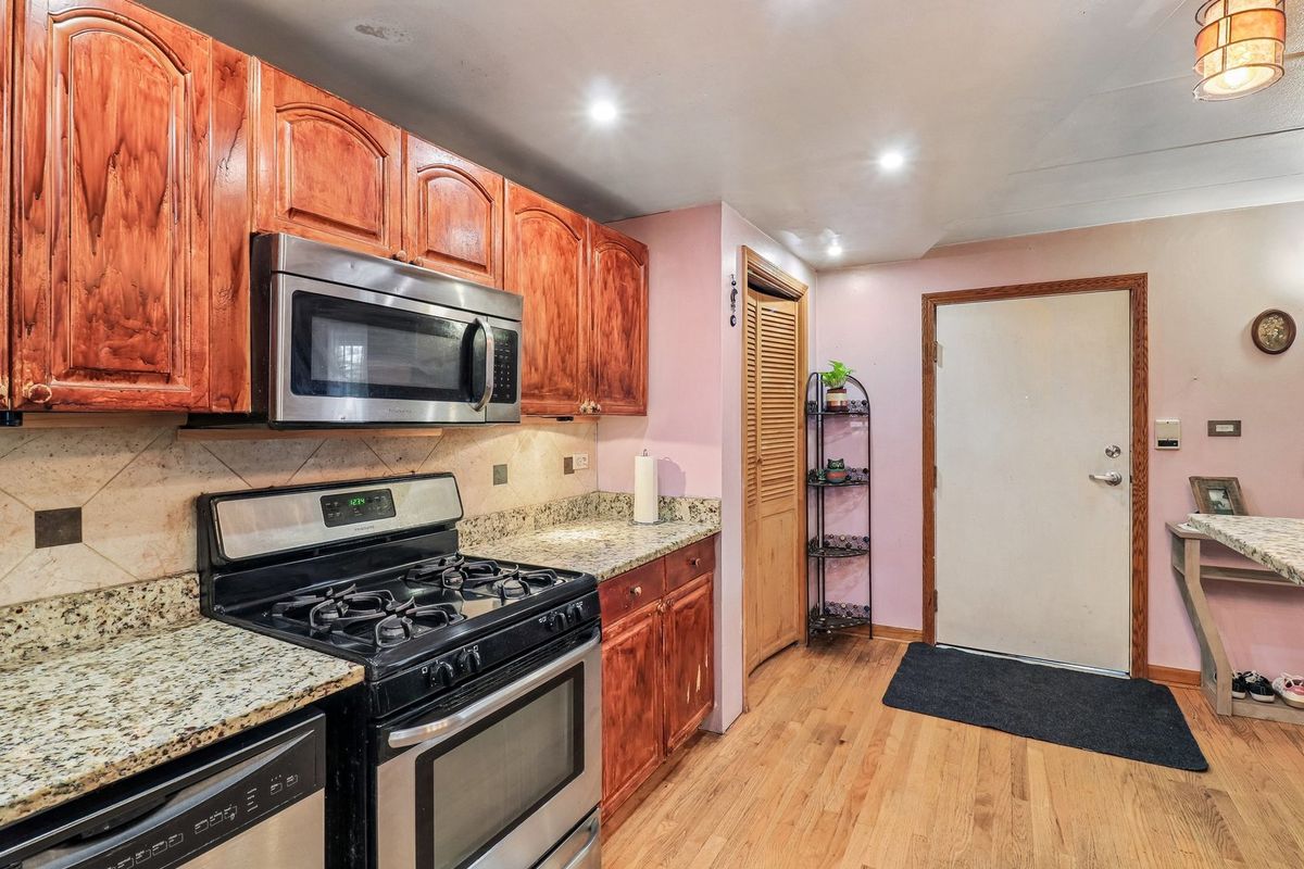 10033 Irving Park Road #1B, Schiller Park, IL 60176