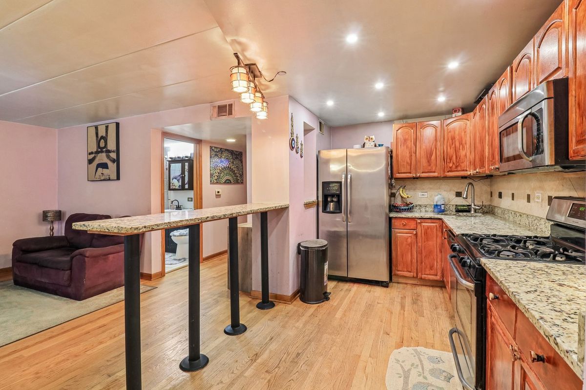 10033 Irving Park Road #1B, Schiller Park, IL 60176